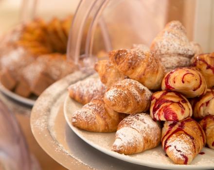 To start the day you need a good dose of energy and sweetness ... At Globus Hotel, Rome in fact know it well!