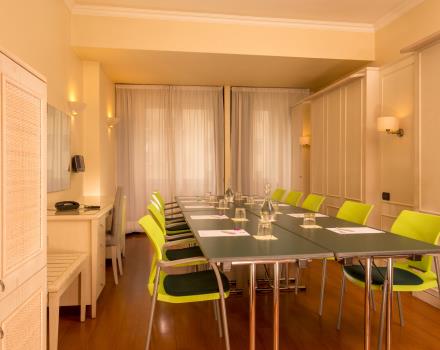 Ideal for smaller meetings. Sleeps up to 10 people. Check availability now!